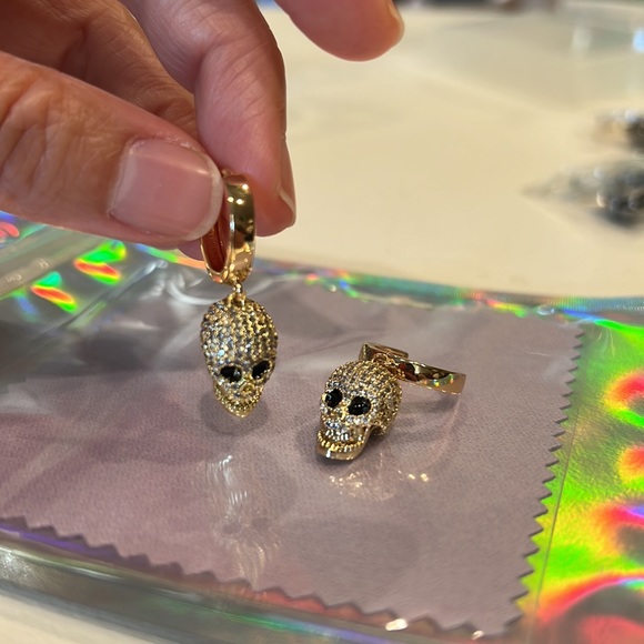 Gold crystal pavé skull earrings with gold plated earring huggie. New/Handmade - Picture 3 of 6